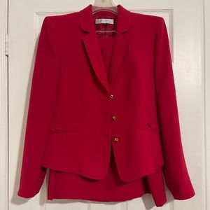 Tahari Women’s Skirt Suit Size 12